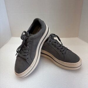 Women’s Clarks NWOT Audreigh  Sky Dark Grey Sneakers Size 5